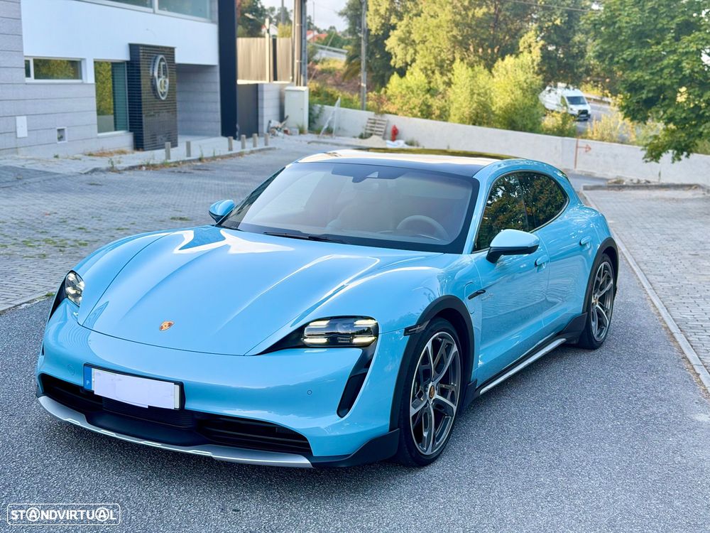 Porsche Taycan Cross Turismo 4 - 25