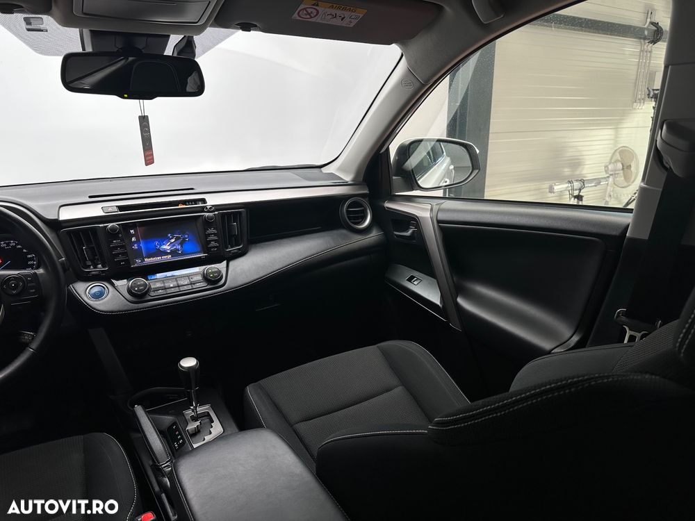 Toyota RAV4 - 30