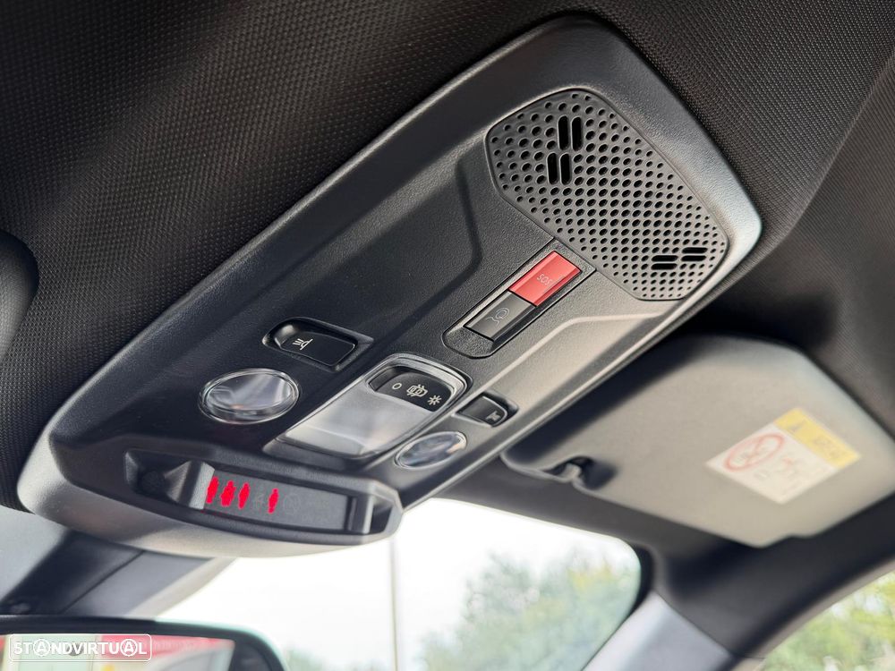 Peugeot 2008 Hybrid 145 e-DSC Allure - 22