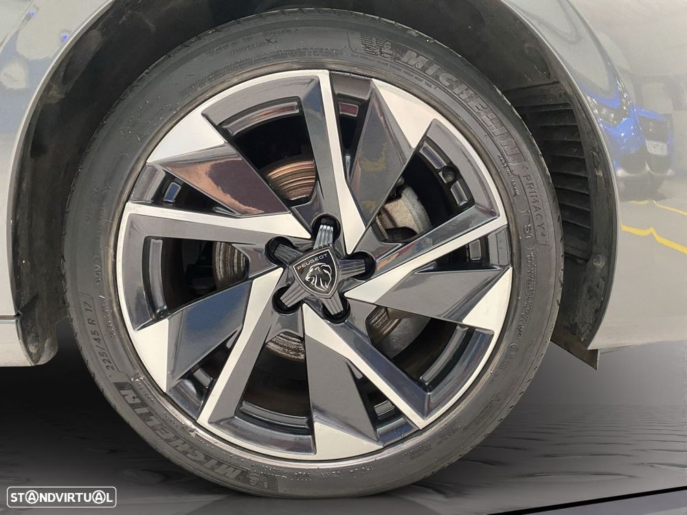 Peugeot 308 1.2 PureTech Allure - 22
