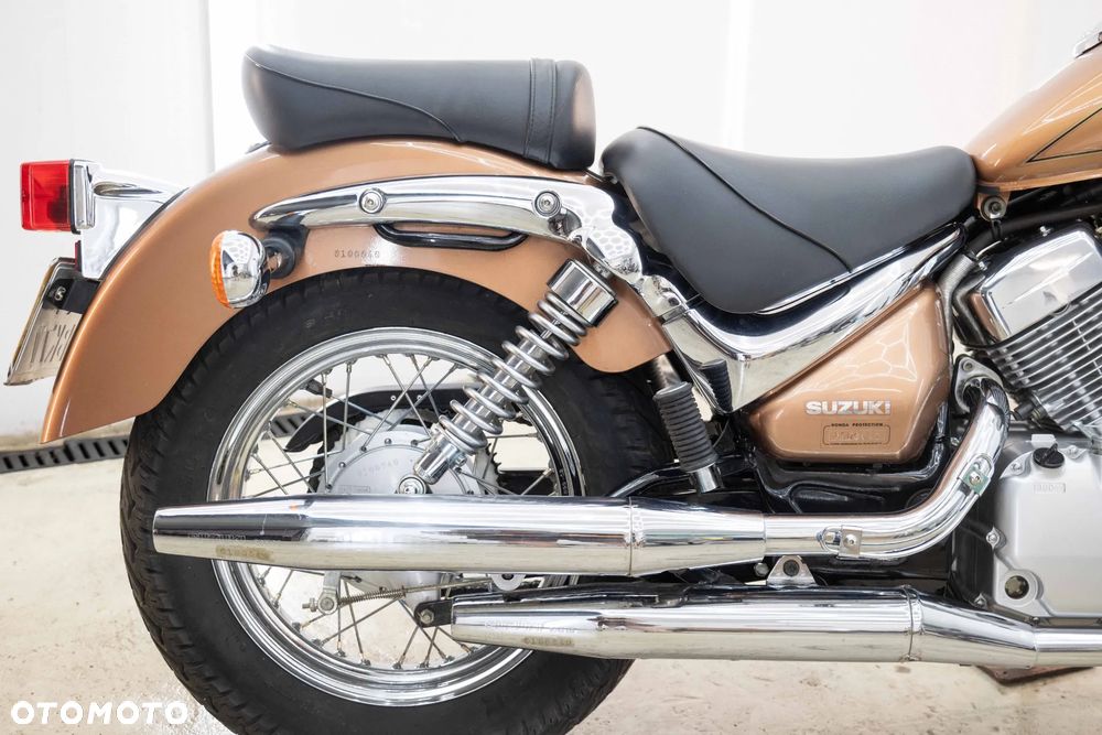 Suzuki Intruder - 15