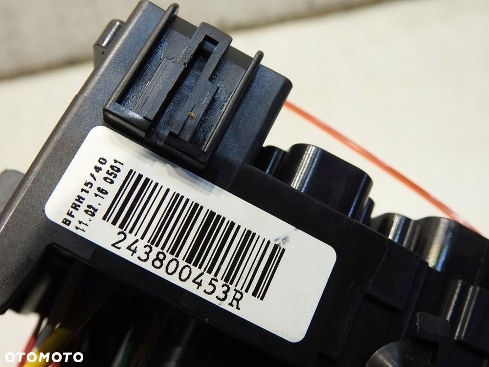 SKRZYNKA BEZPIECZNIKÓW RENAULT MEGANE IV 1.2 TCE 243800453R - 5