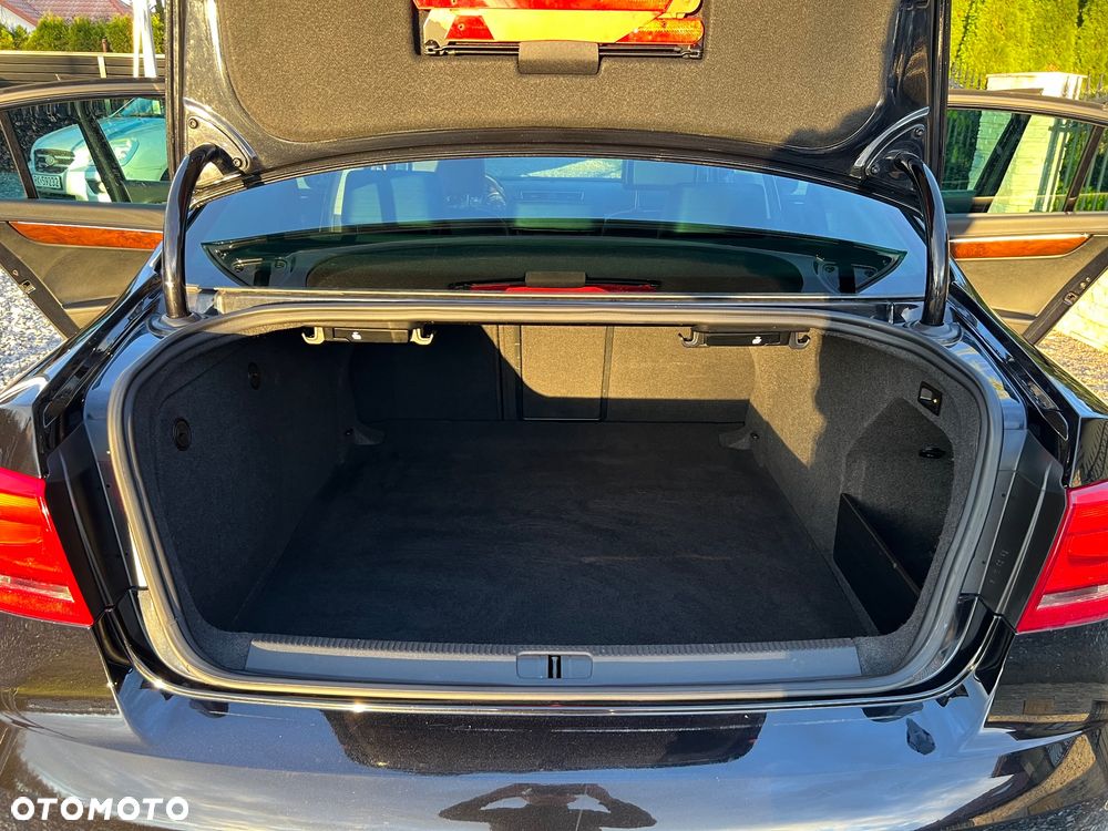 Volkswagen Passat - 8