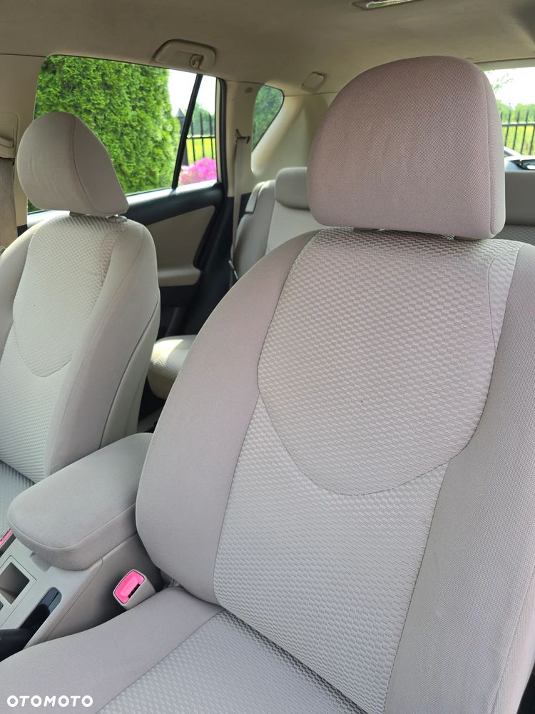 Toyota RAV4 2.0 VVT-i Sol - 17