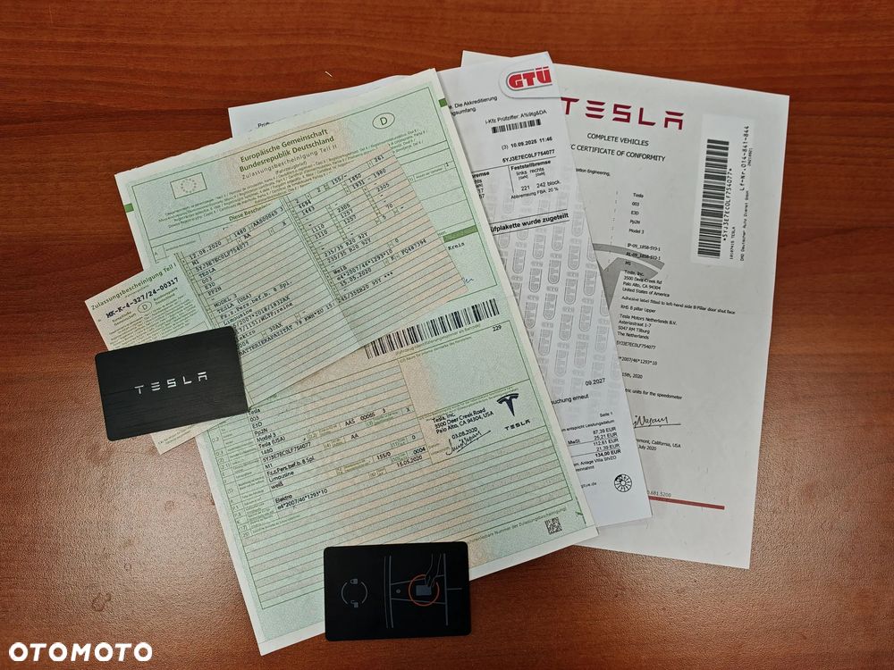 Tesla Model 3 - 8