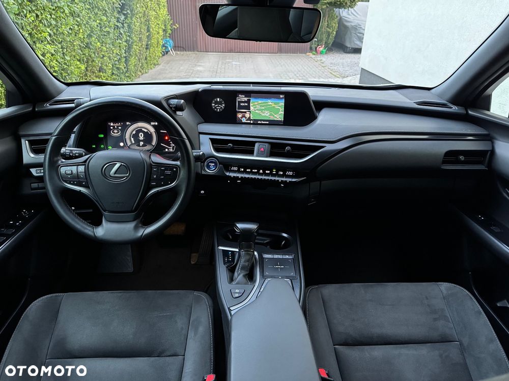 Lexus UX 250h Business Edition - 15