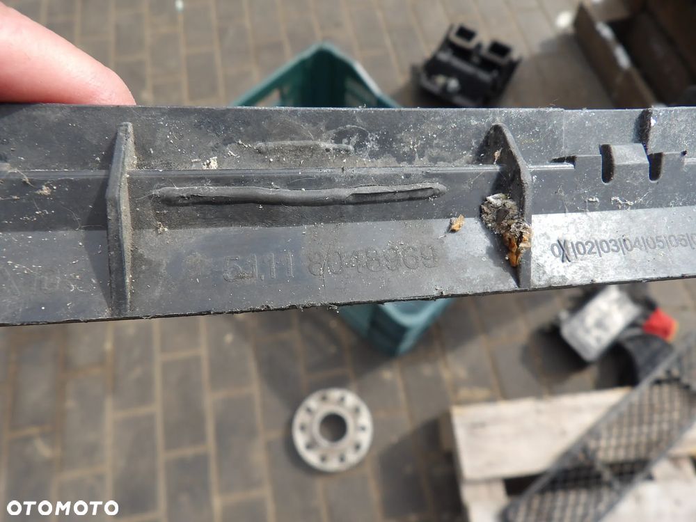 BMW - F20,F21 - KRATKA ŚRODKOWA ZDERZAKA - 8048969 - 2