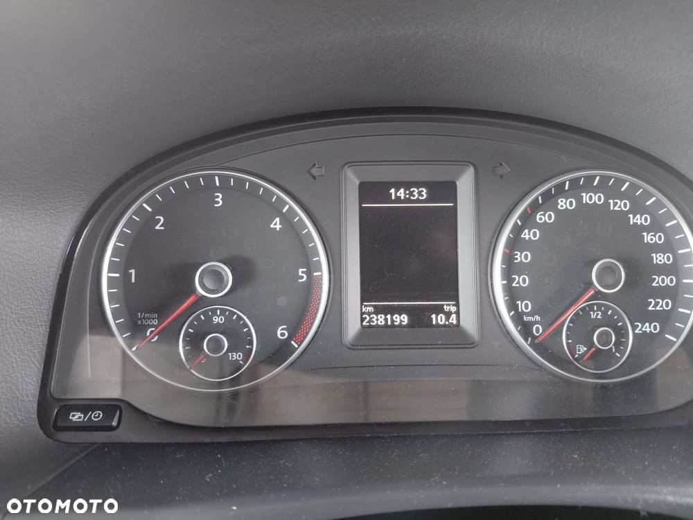 Volkswagen Touran 2.0 TDI DPF BlueMotion Technology Life - 23