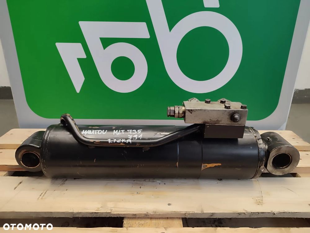 Siłownik hydrauliczny wychyłu łyżki MANITOU MLT 735 - 5