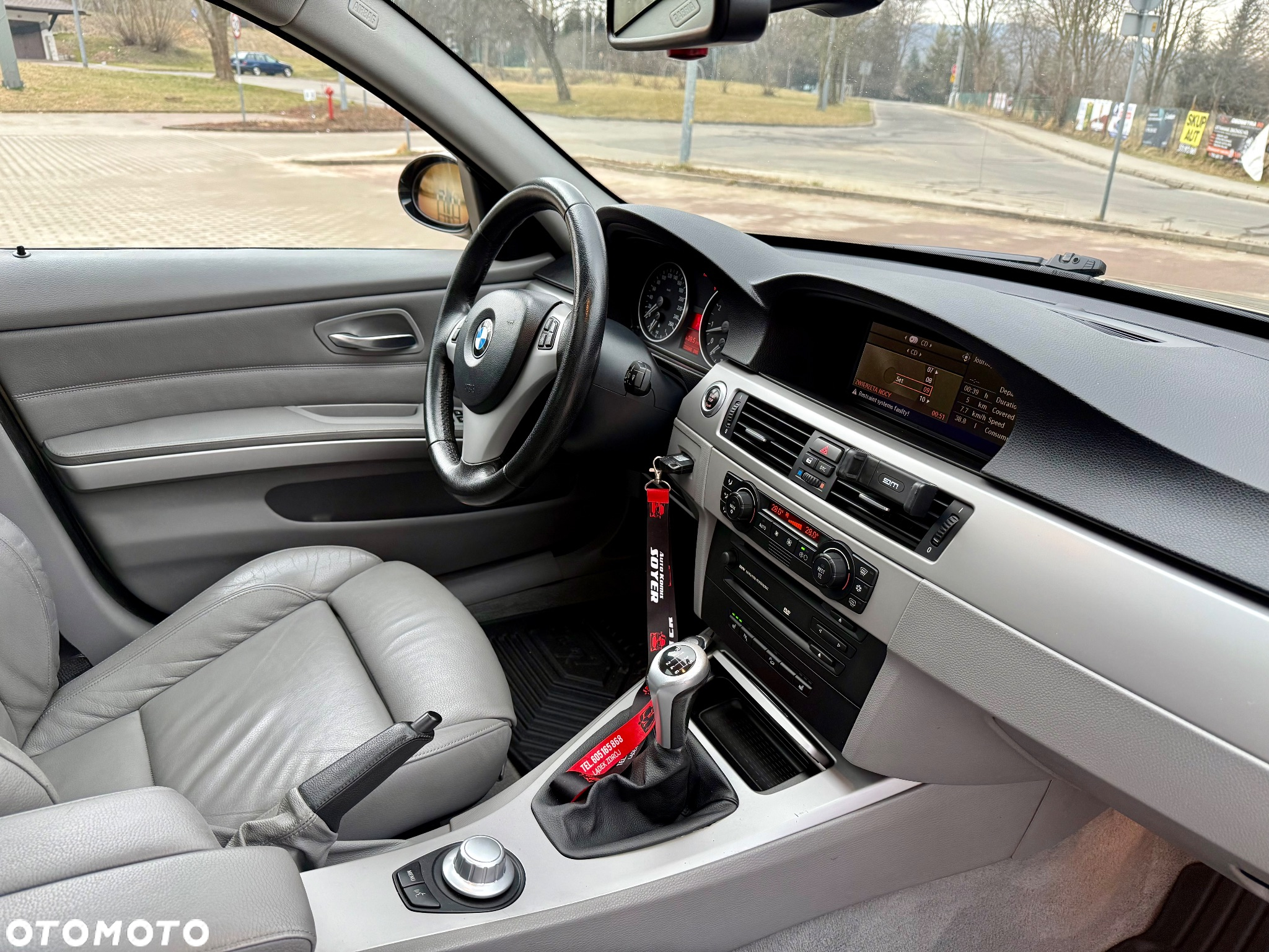 BMW Seria 3 325xi - 16