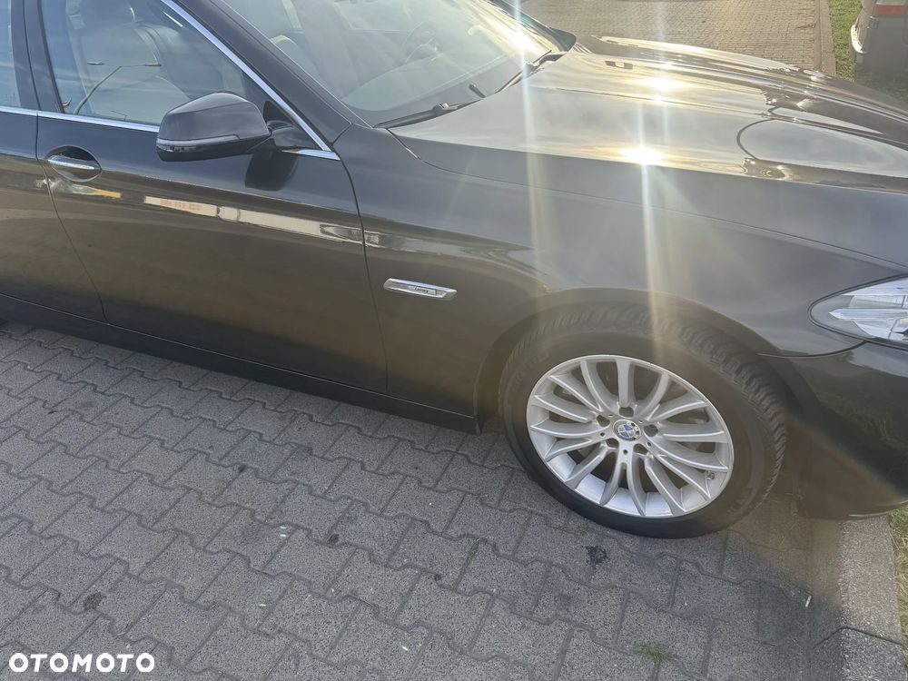 BMW Seria 5 525d xDrive Luxury Line - 13