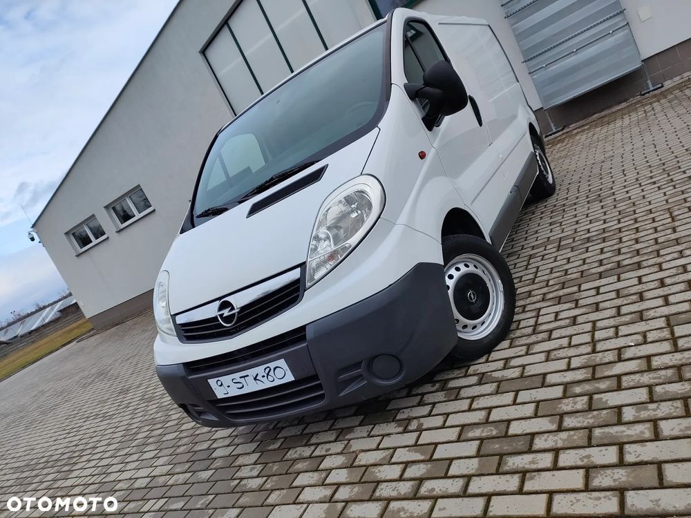 Opel Vivaro - 1