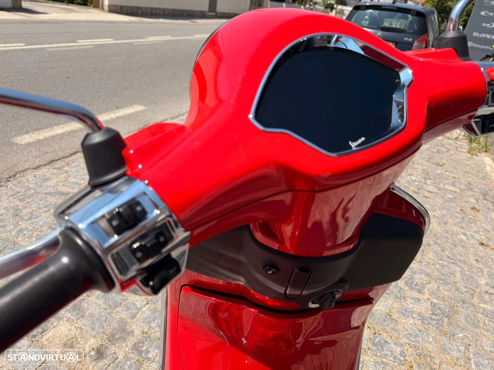 Vespa Primavera Edição RED - 9