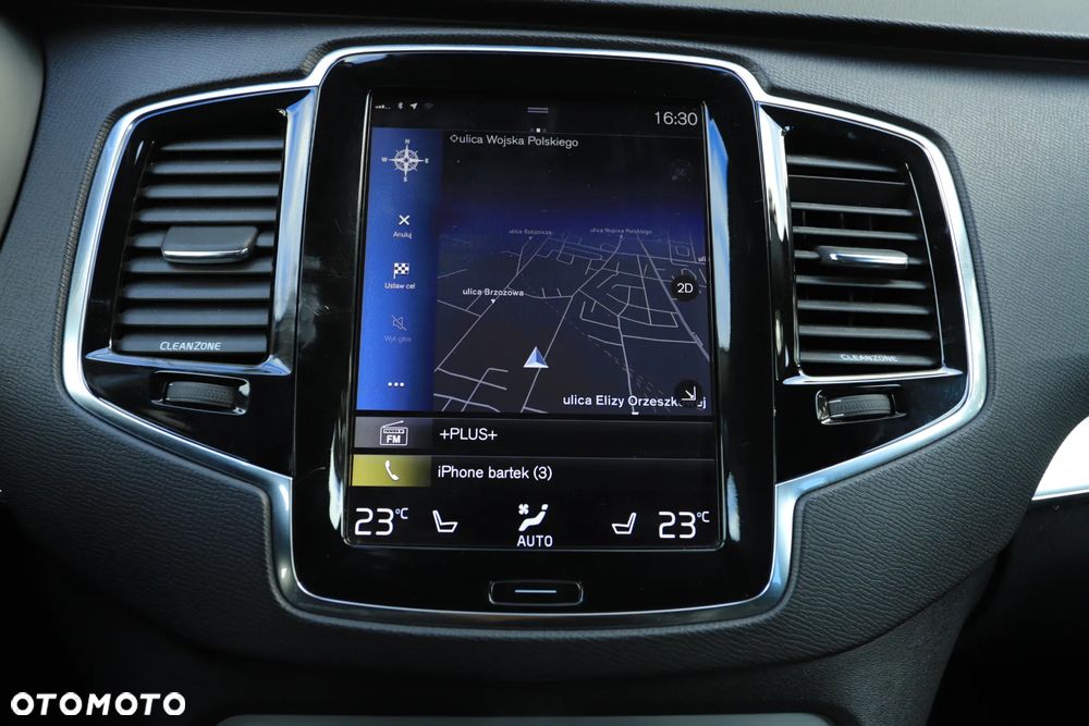 Volvo XC 90 - 9