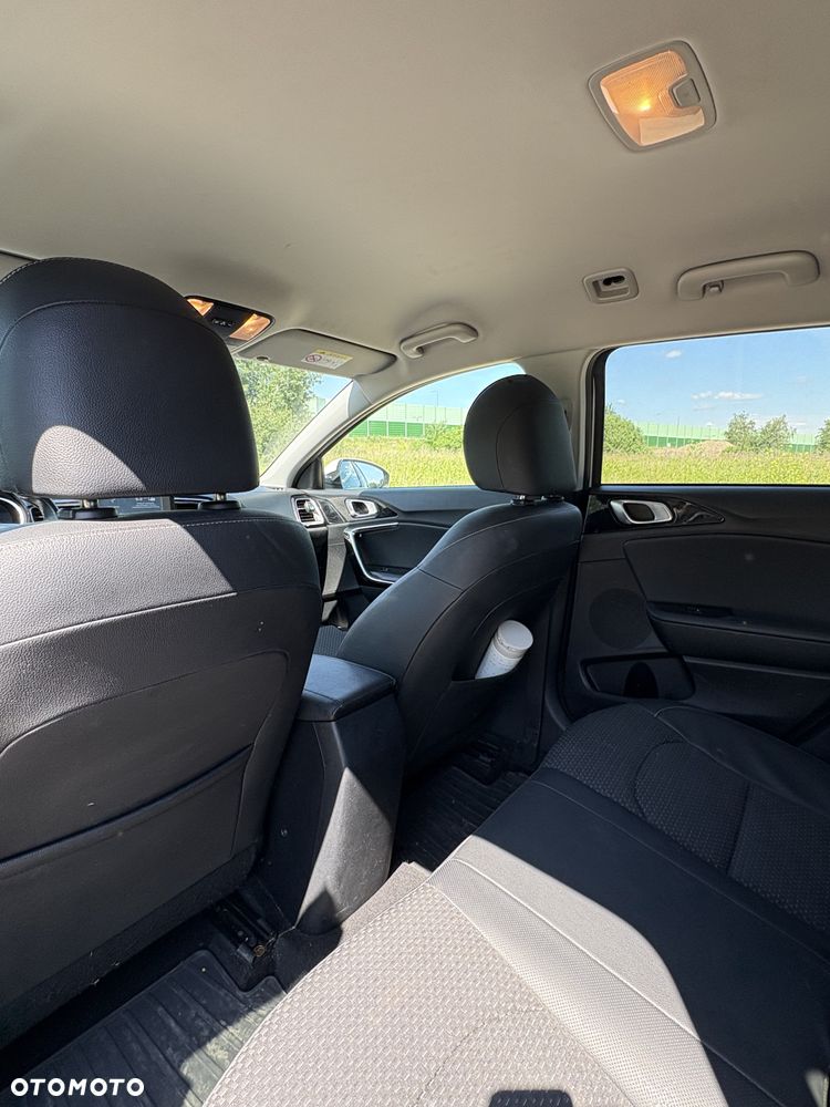 Kia Ceed 1.4 L - 11