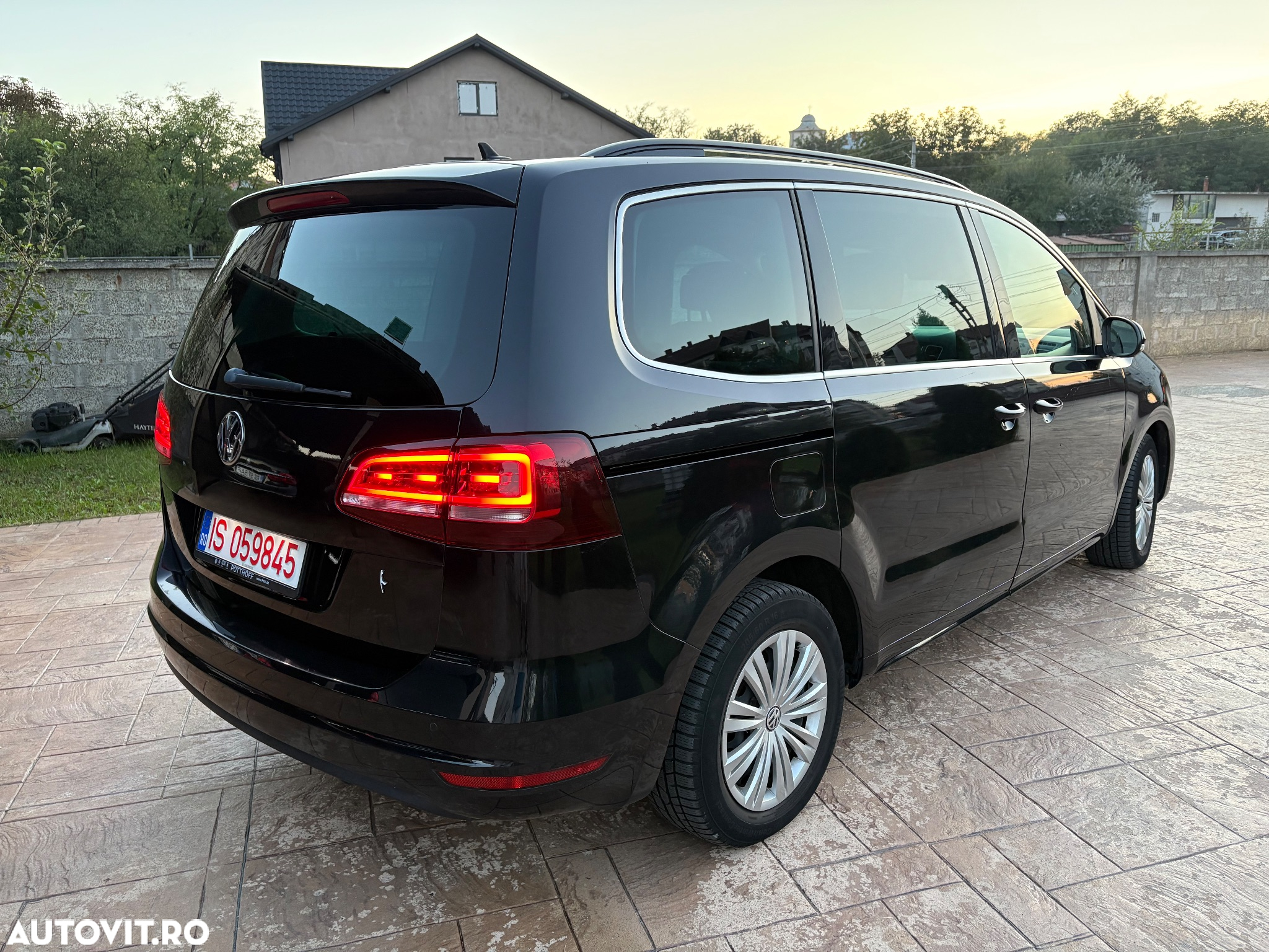 Volkswagen Sharan 2.0 TDI (BlueMotion Technology) Comfortline - 4