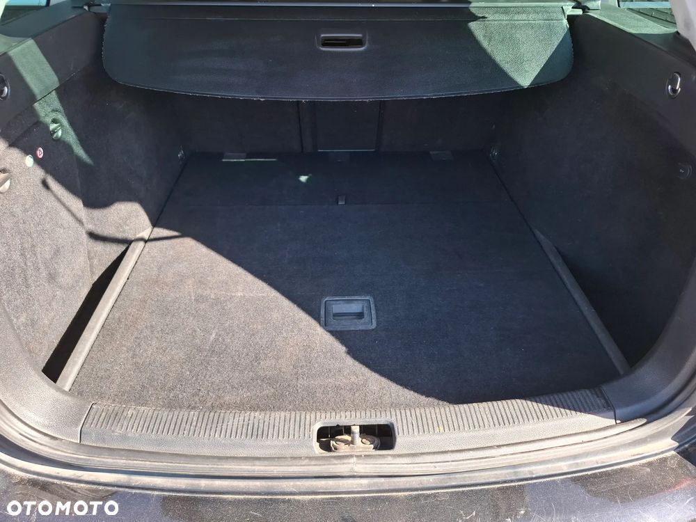 Volkswagen Golf 2.0 TDI DPF Highline - 14