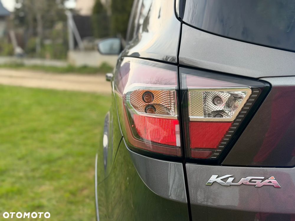 Ford Kuga 1.5 EcoBoost 2x4 Titanium - 19