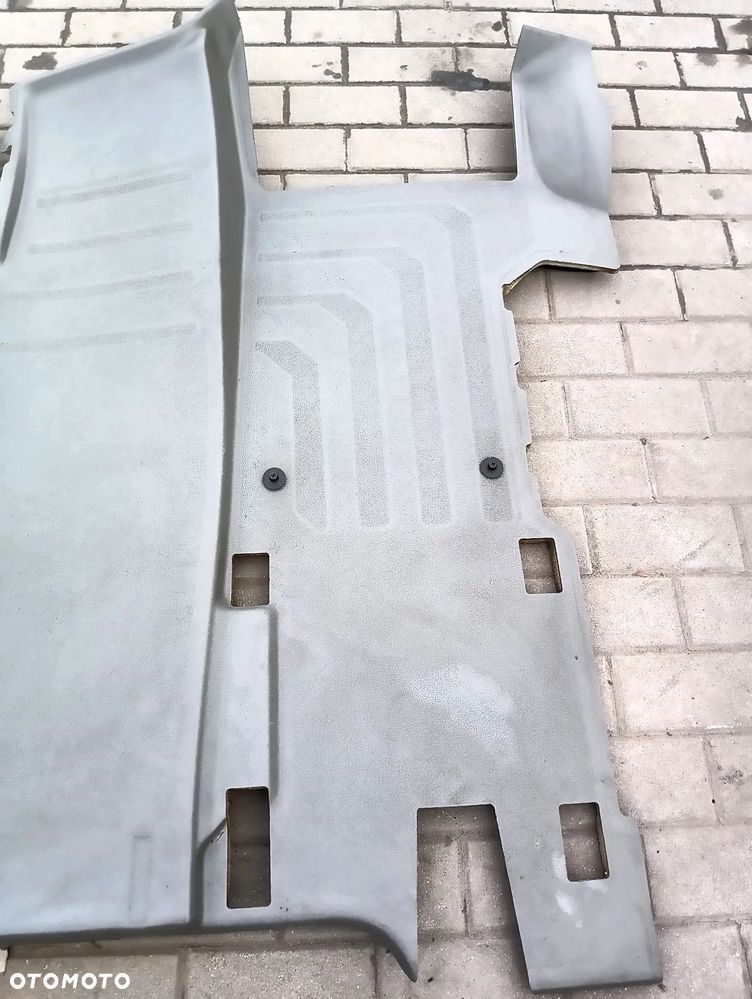 Wykładzina dywan przedni VW Crafter - 3