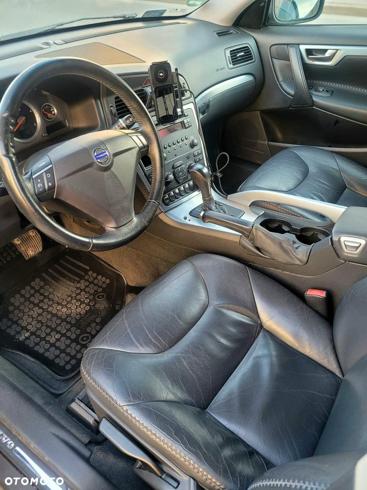 Volvo XC 70 D5 AWD Momentum - 6