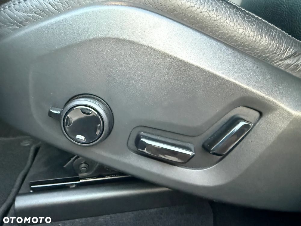 Volvo XC 60 B5 D AWD Geartronic Inscription - 30