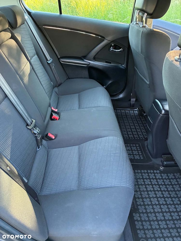 Toyota Avensis 2.2 D-4D Edition - 12