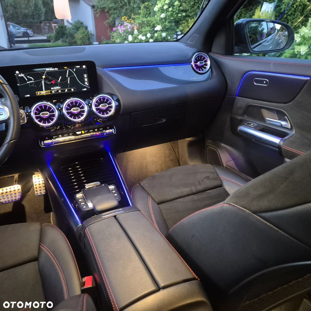 Mercedes-Benz GLA 180 d 8G-DCT AMG Line - 17