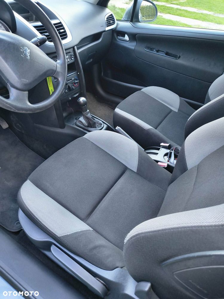 Peugeot 207 75 Urban Move - 9