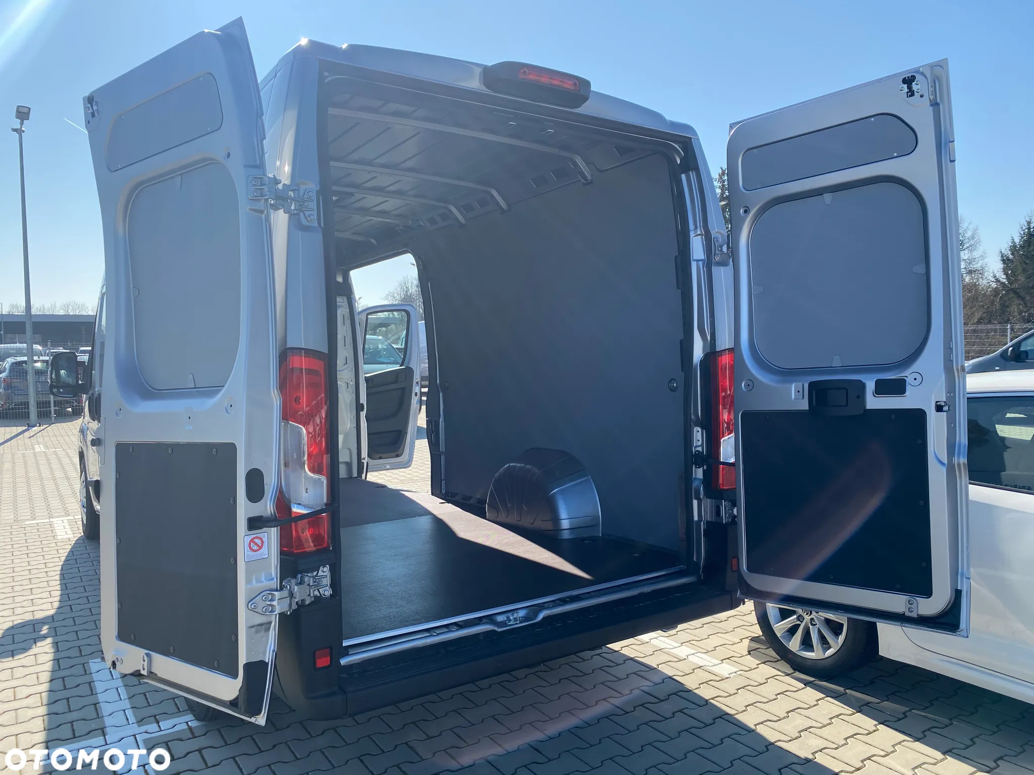 Toyota PRACE MAX L4H2 - 8