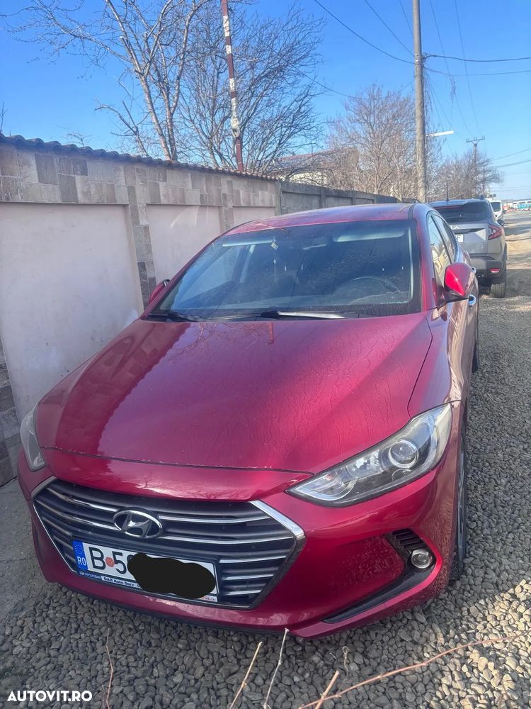 Hyundai Elantra 1.6 CRDI Comfort - 3