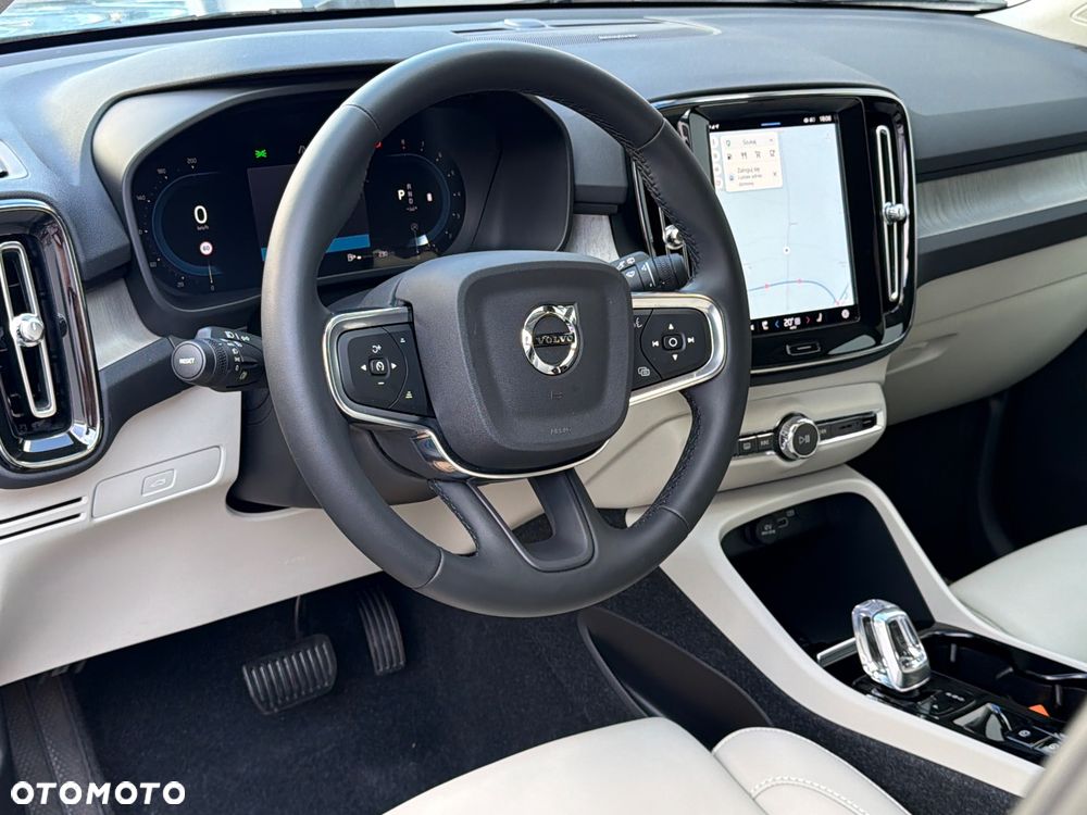 Volvo XC 40 B3 B DKG Ultra Black Edition - 7
