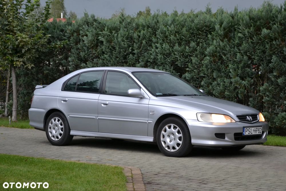 Honda Accord 1.8i LS - 1