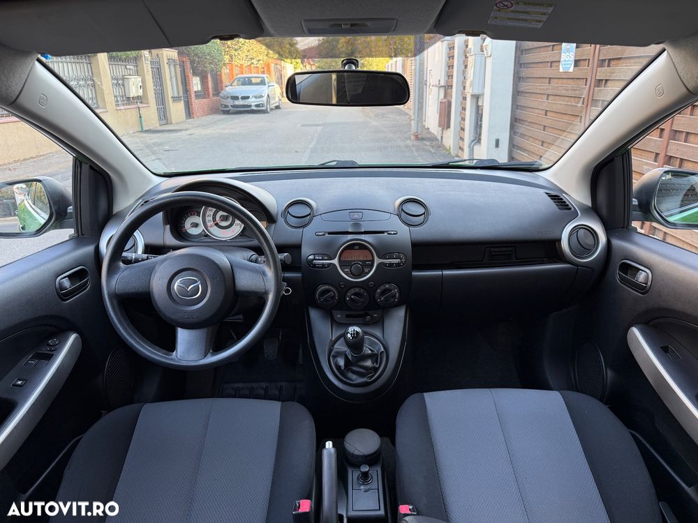 Mazda 2 - 6
