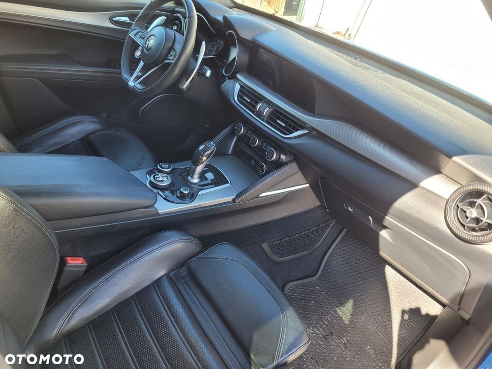 Alfa Romeo Stelvio - 26