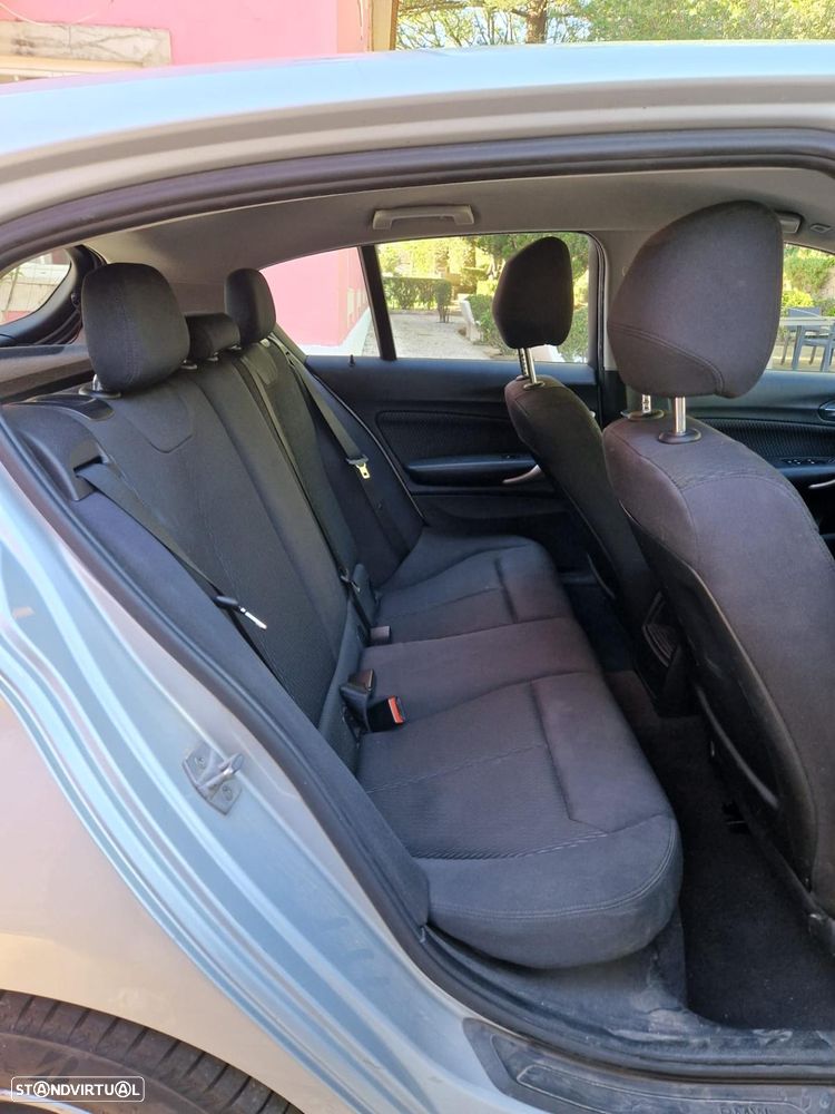 BMW 116 d EfficientDynamics - 7