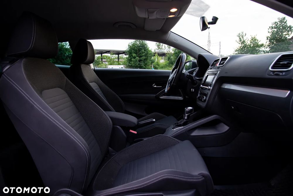 Volkswagen Scirocco 2.0 TDI DSG Blue Motion Technologie Edition - 11