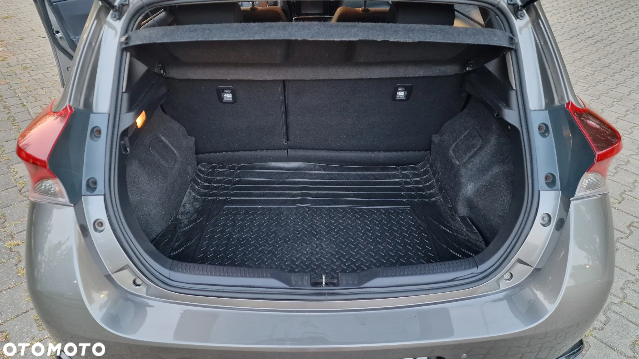 Toyota Auris - 16