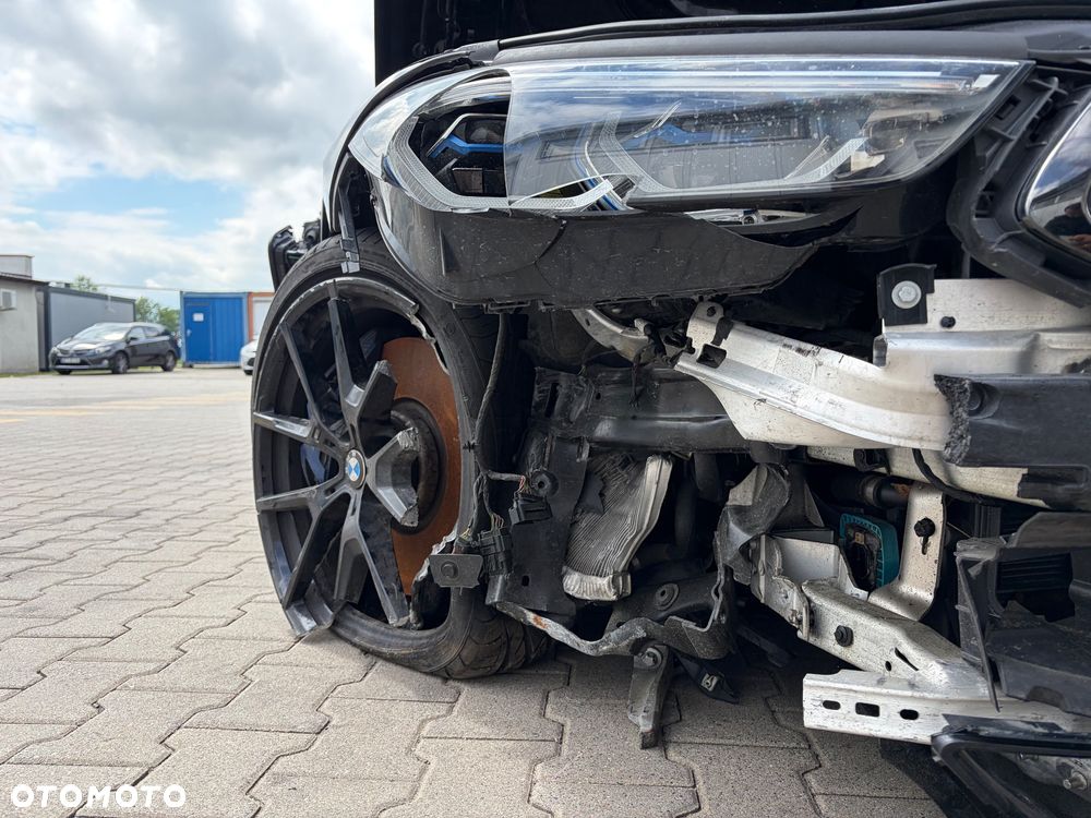 BMW Seria 8 - 21