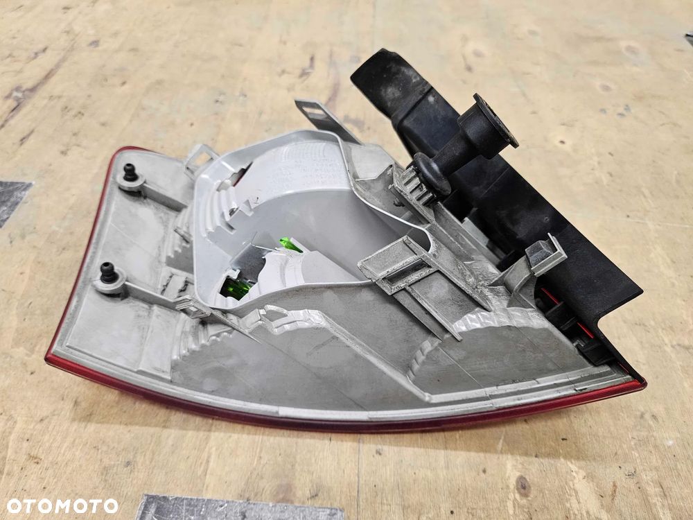 Lampa Lampy Tyl Tylna Prawa Lewa na w Blotnik AUDI A4 B7 Kombi Avant - 38