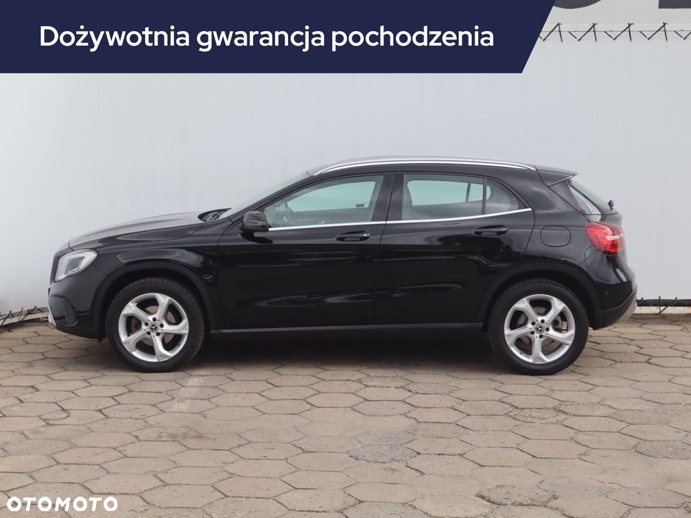Mercedes-Benz GLA - 4