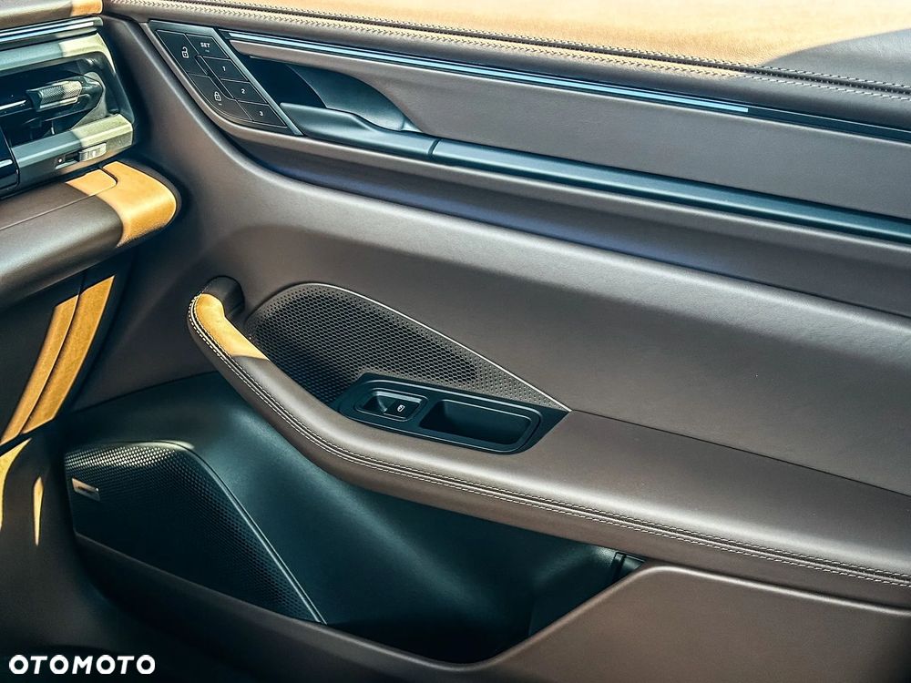 Porsche Macan - 25