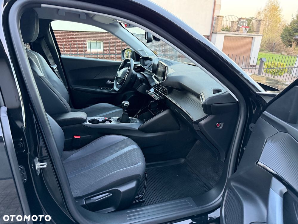 Peugeot 2008 1.5 BlueHDi Allure S&S - 15