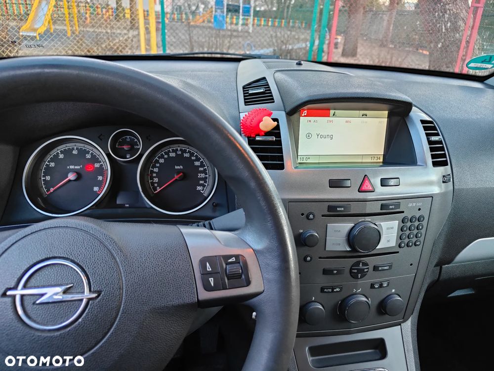 Opel Zafira 1.8 - 24