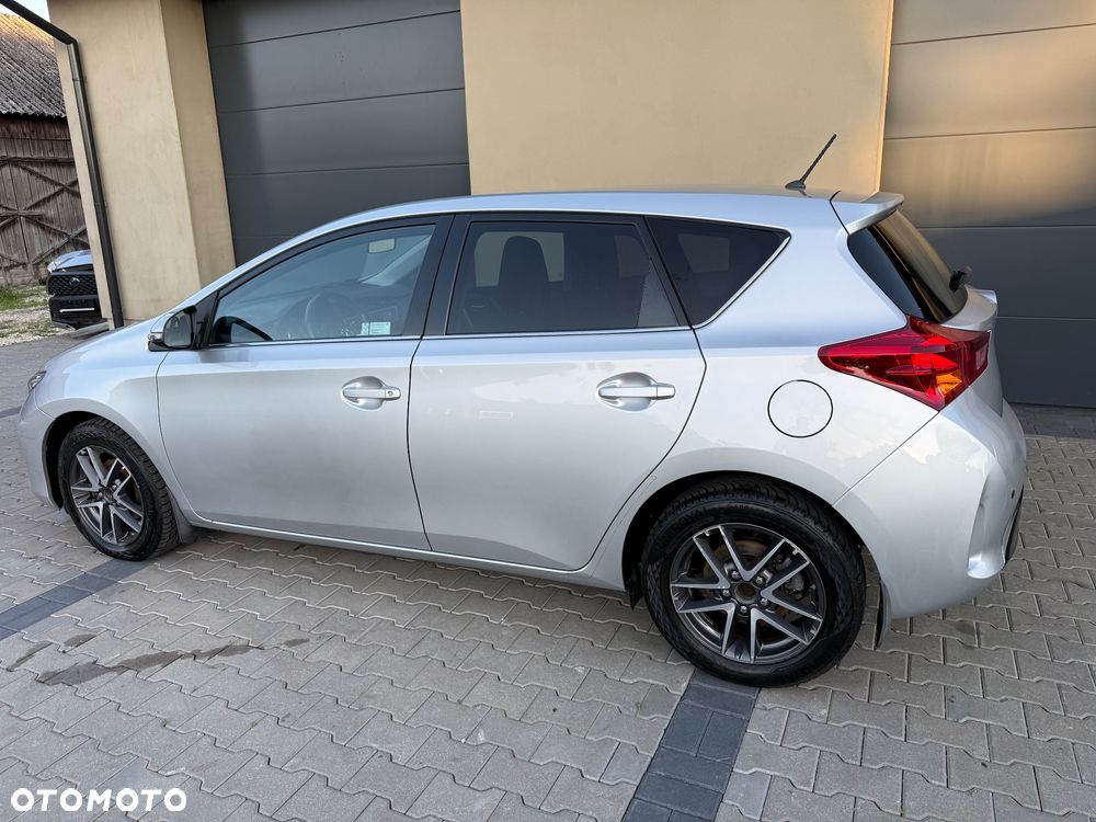 Toyota Auris 1.6 Premium Comfort - 36