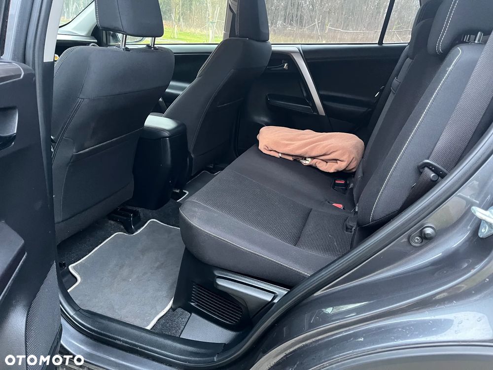 Toyota RAV4 - 16
