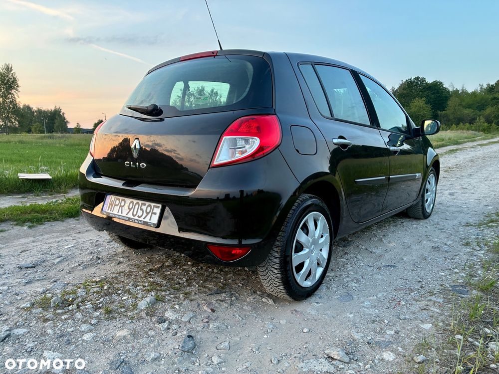 Renault Clio - 7