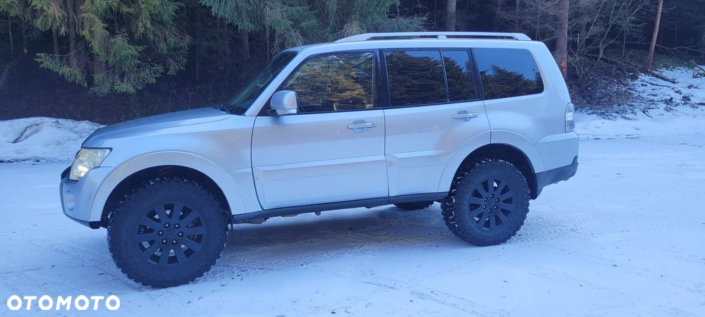 Mitsubishi Pajero - 3