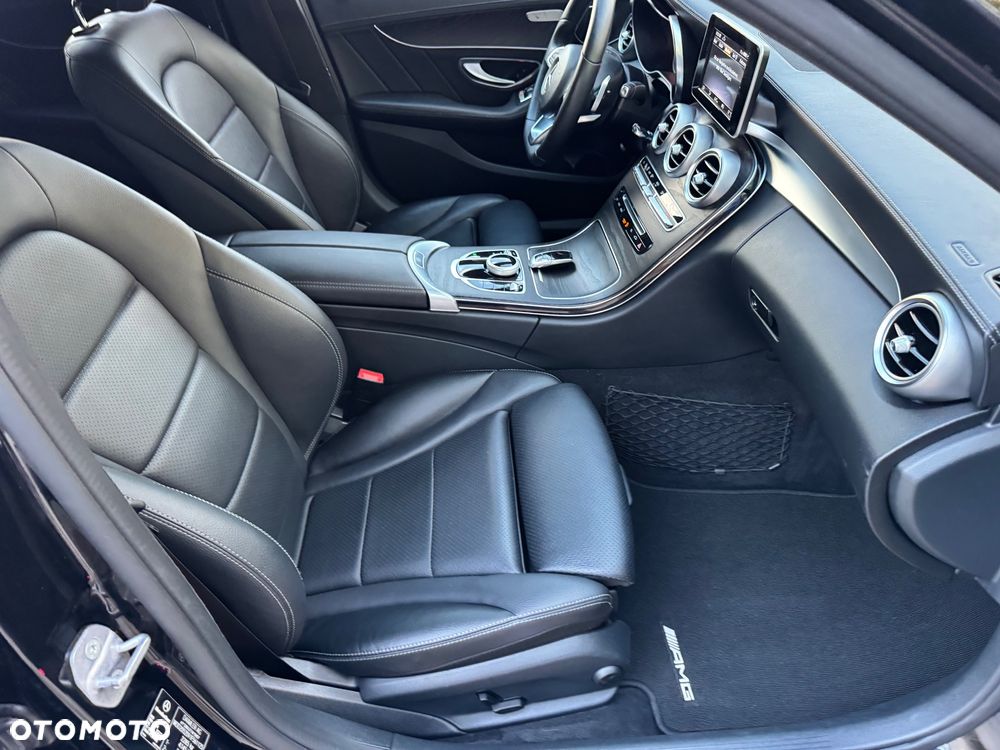 Mercedes-Benz Klasa C 250 d 4Matic 9G-TRONIC AMG Line - 29