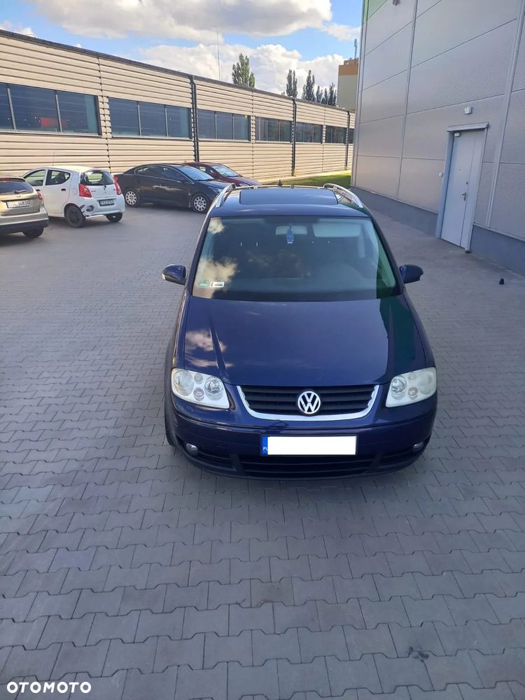 Volkswagen Touran - 10