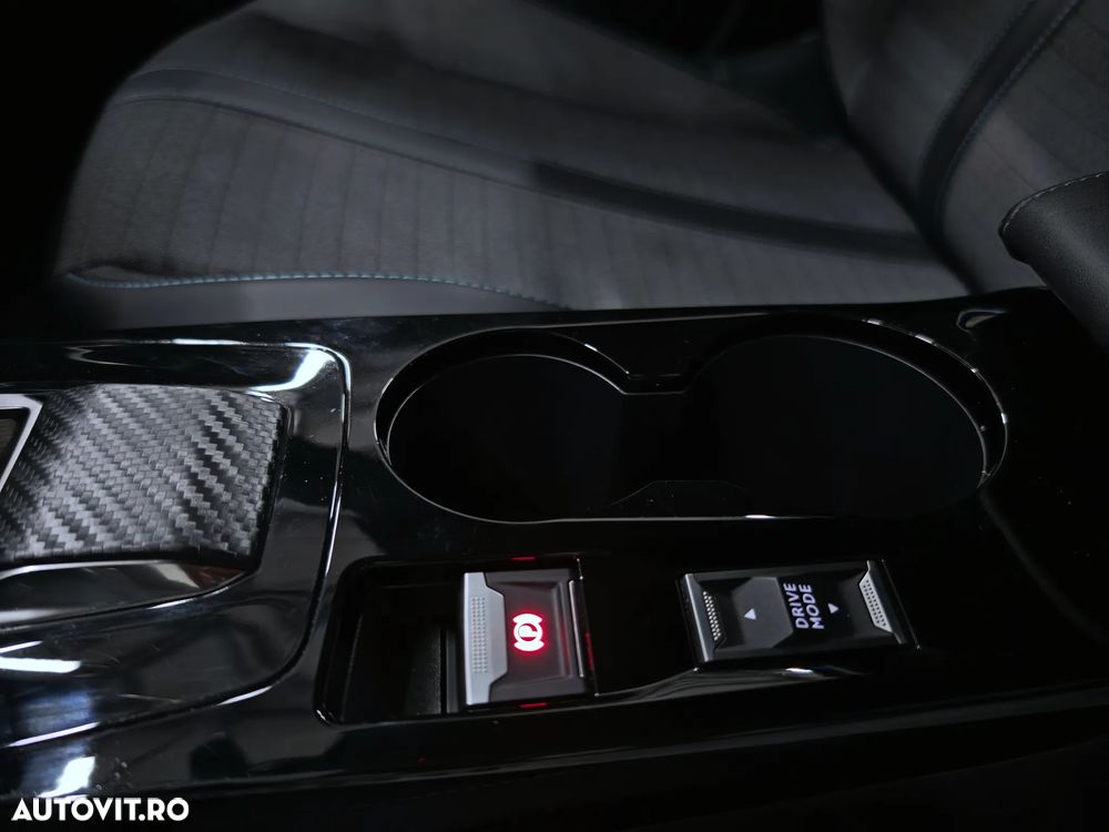 Peugeot 2008 PureTech 130 EAT8 Allure - 28